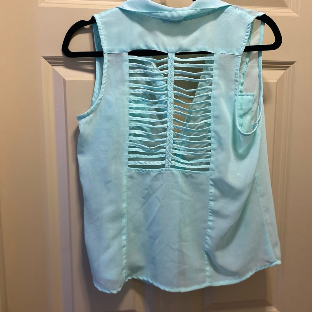 Trendy button down!